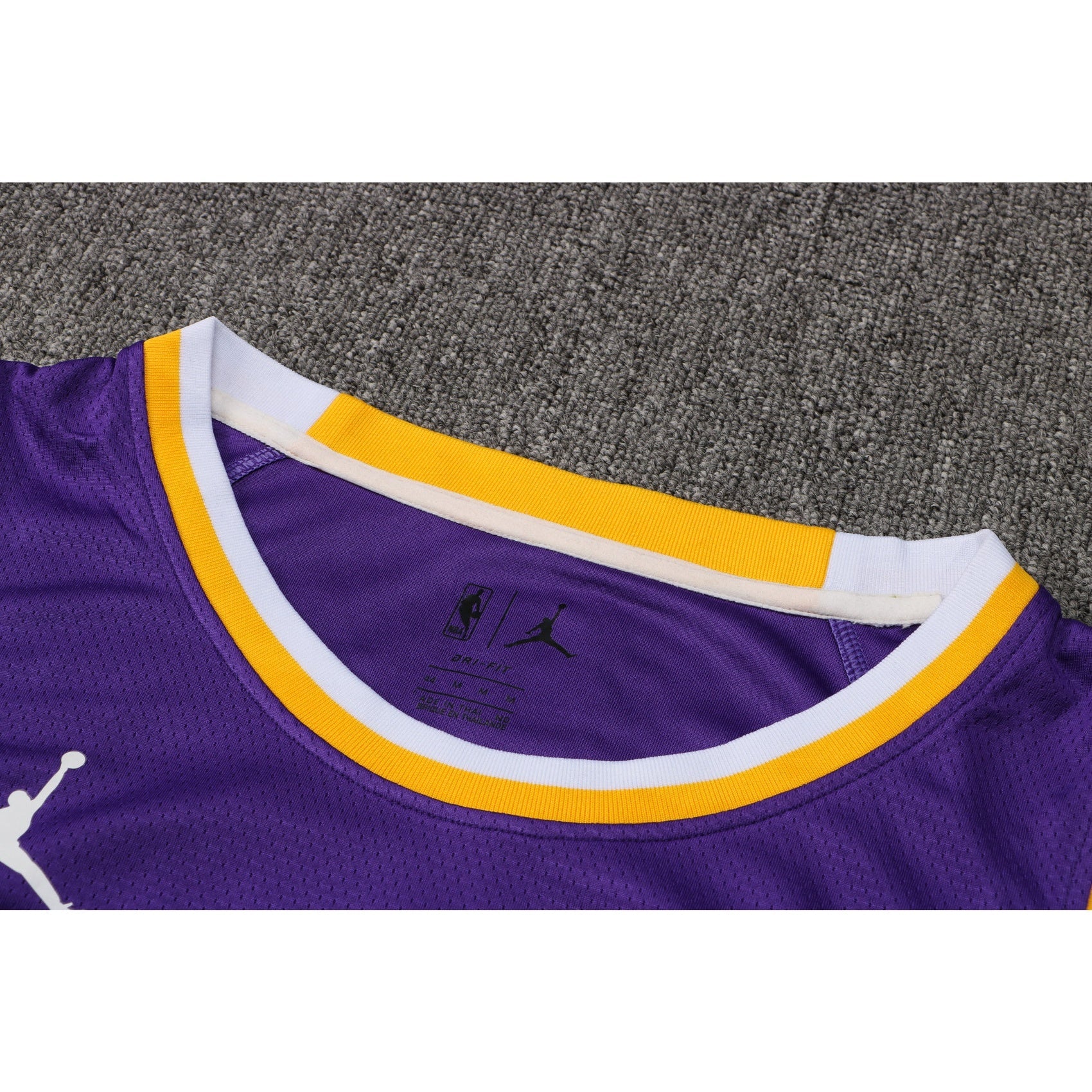 CAMISETA JAMES LAKERS