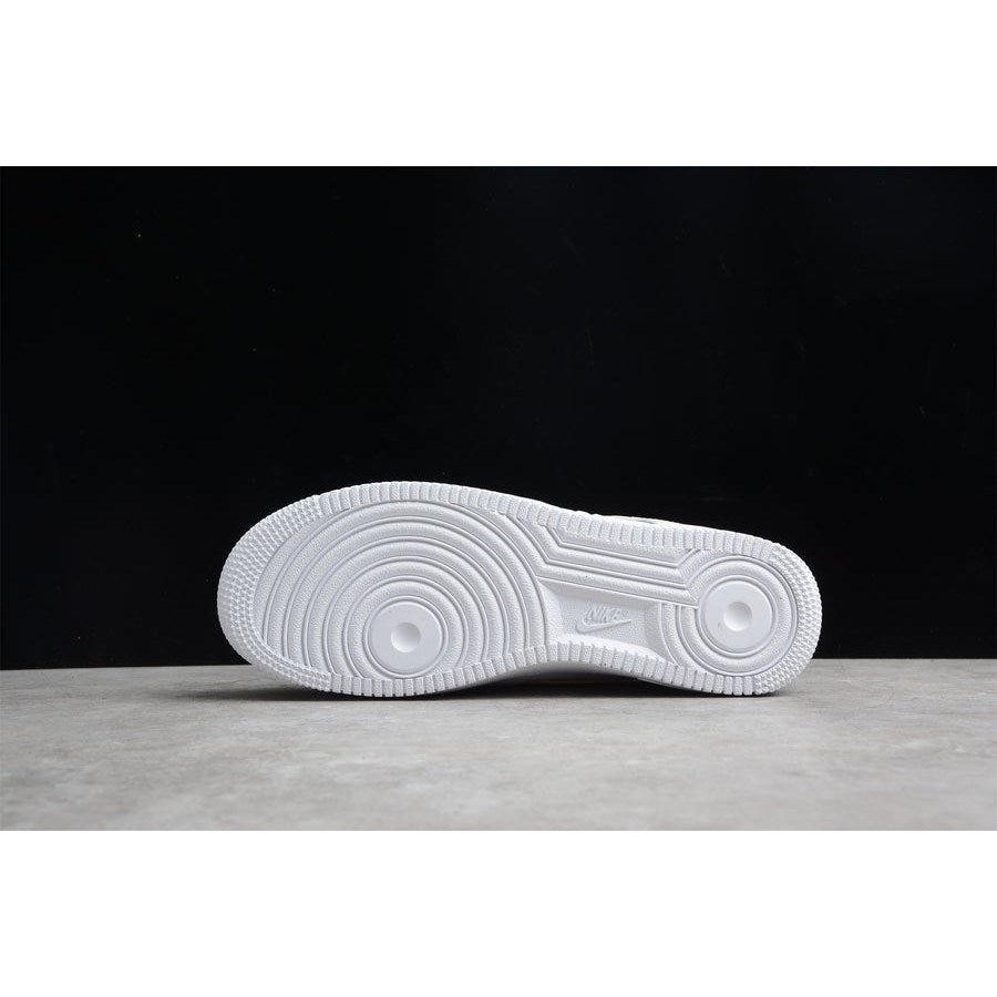 NEW AIR FORCE 1 WHITE AND GOLD