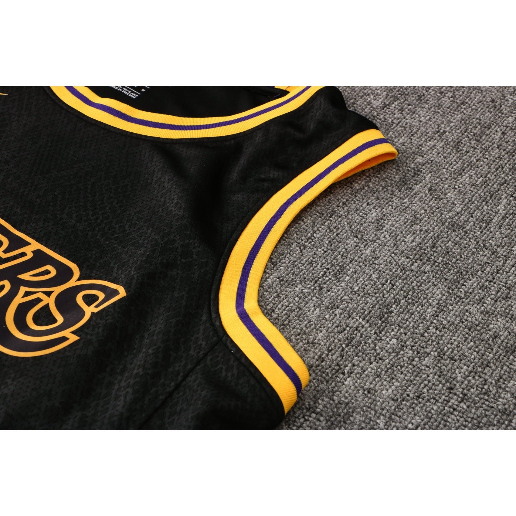 CAMISETA JAMES LAKERS