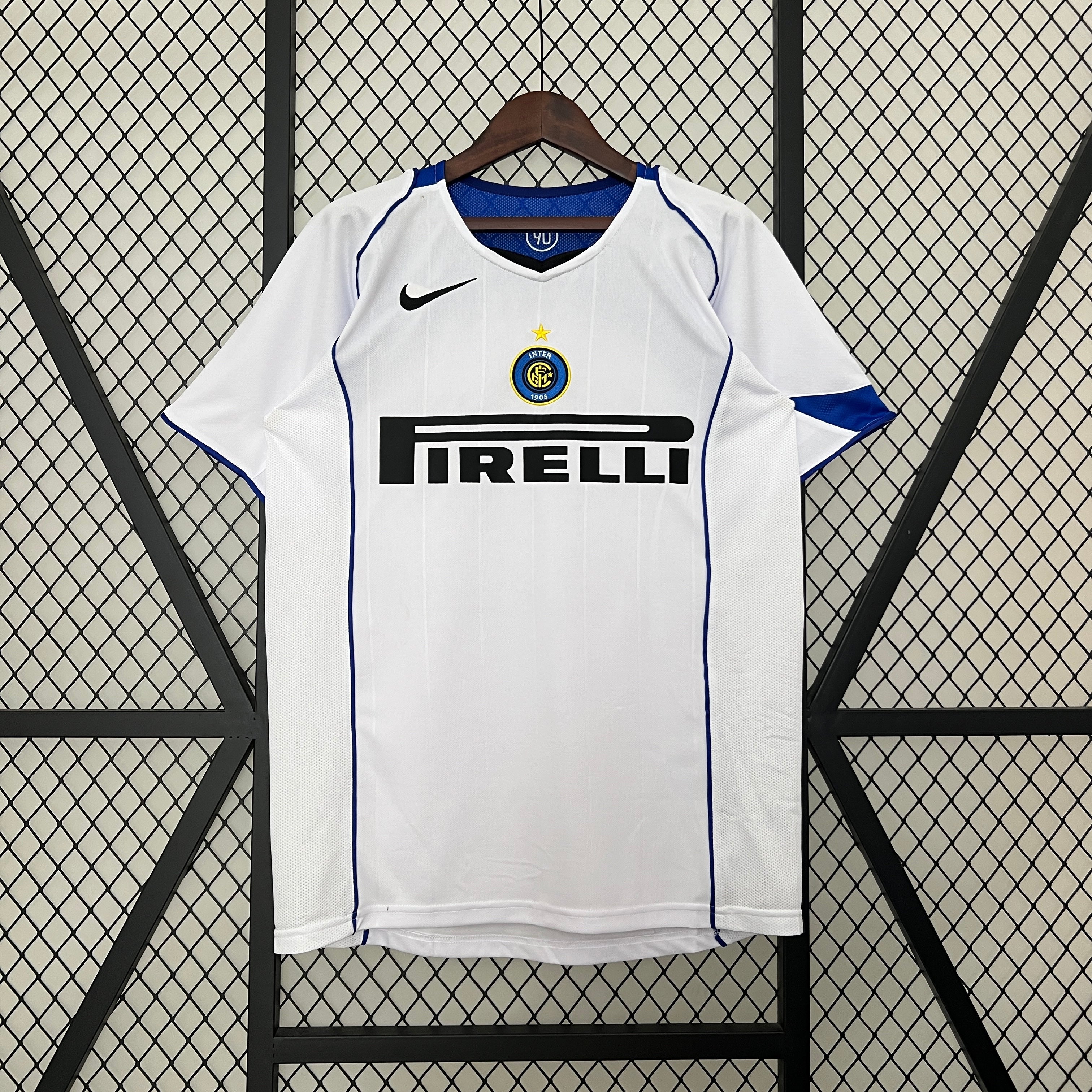 CAMISETA RETRO INTER MILAN 2004/2005