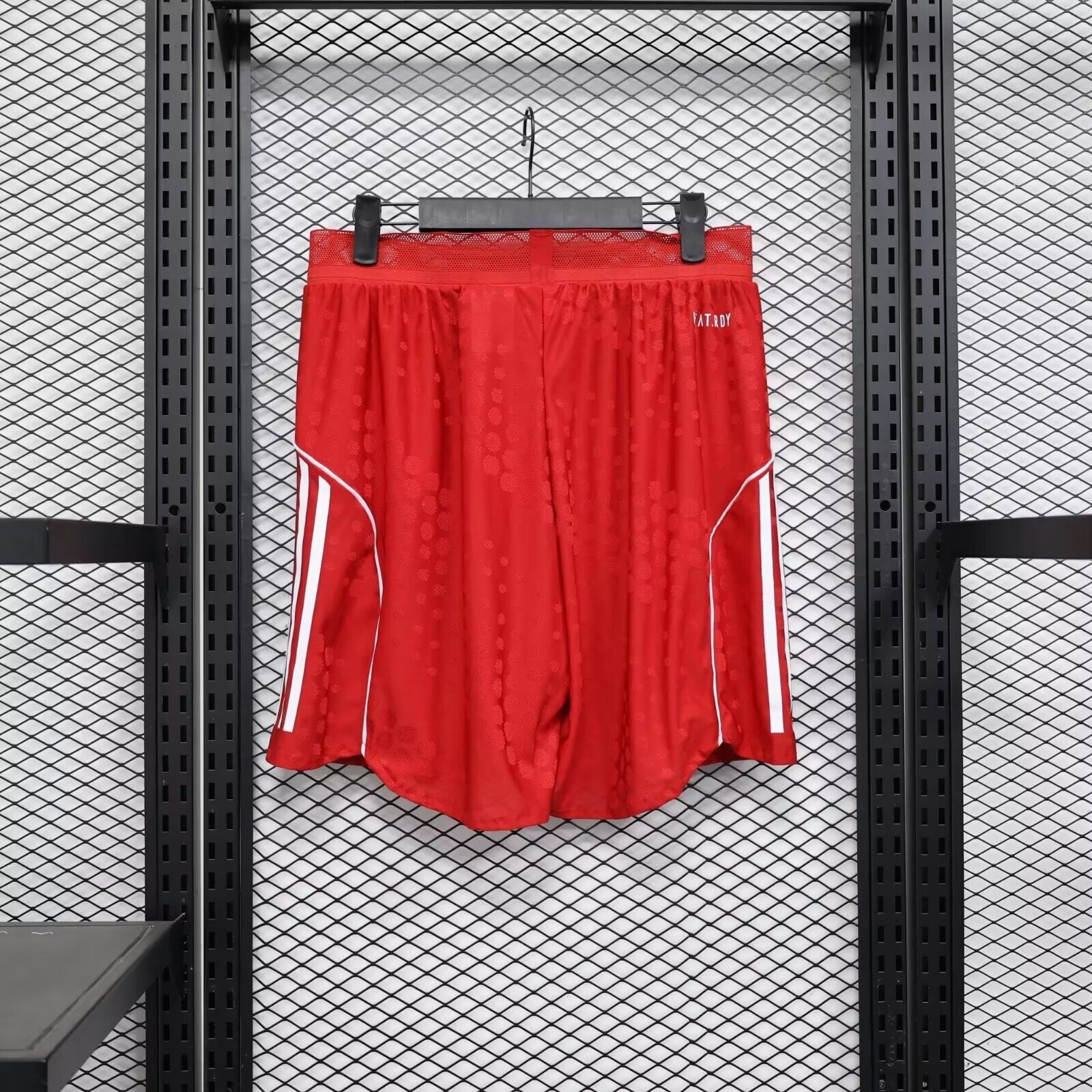 NEW PANTALÓN CORTO LIVERPOOL FC 25/26