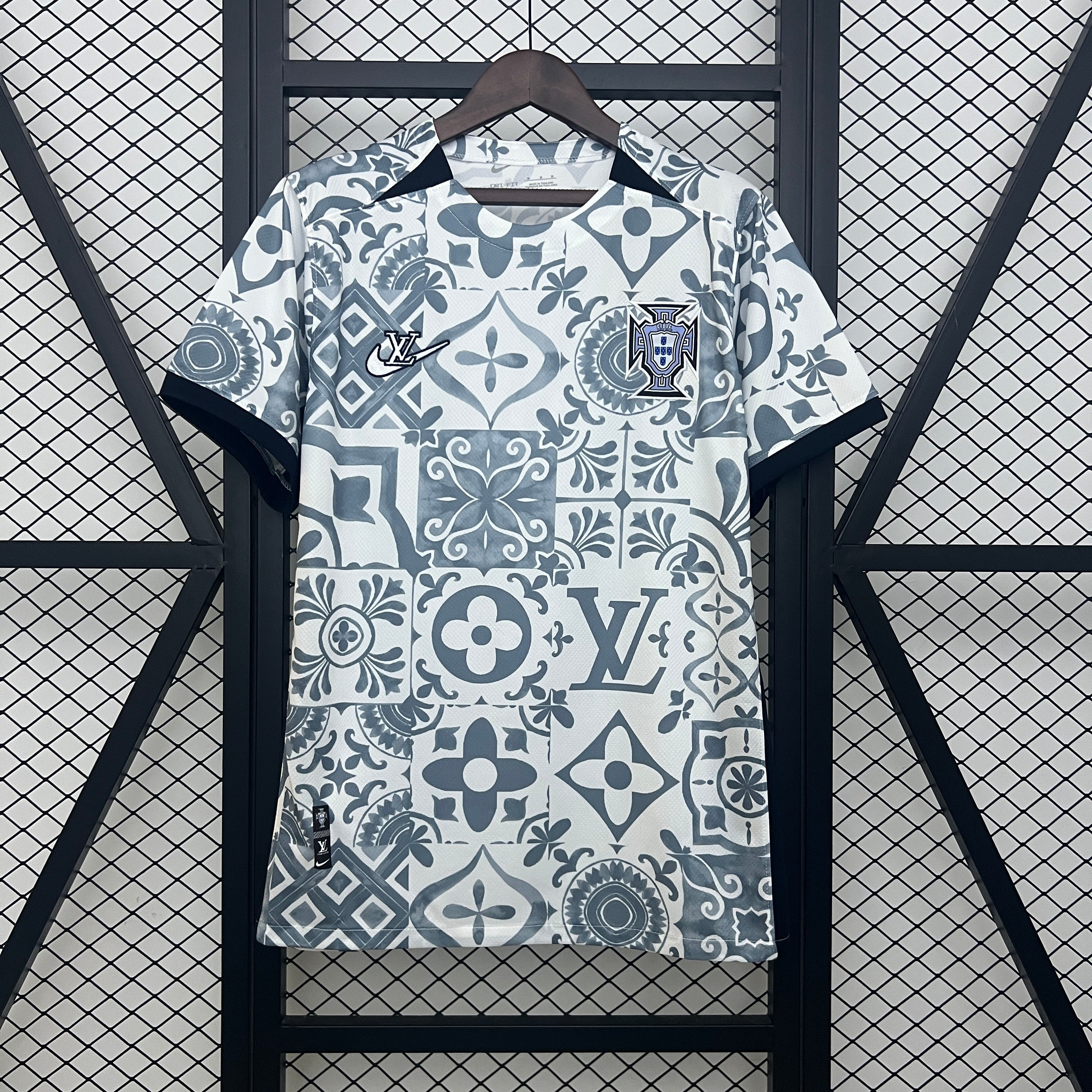 NEW CAMISETA Portugal ED LOUIS VUITTON 2025