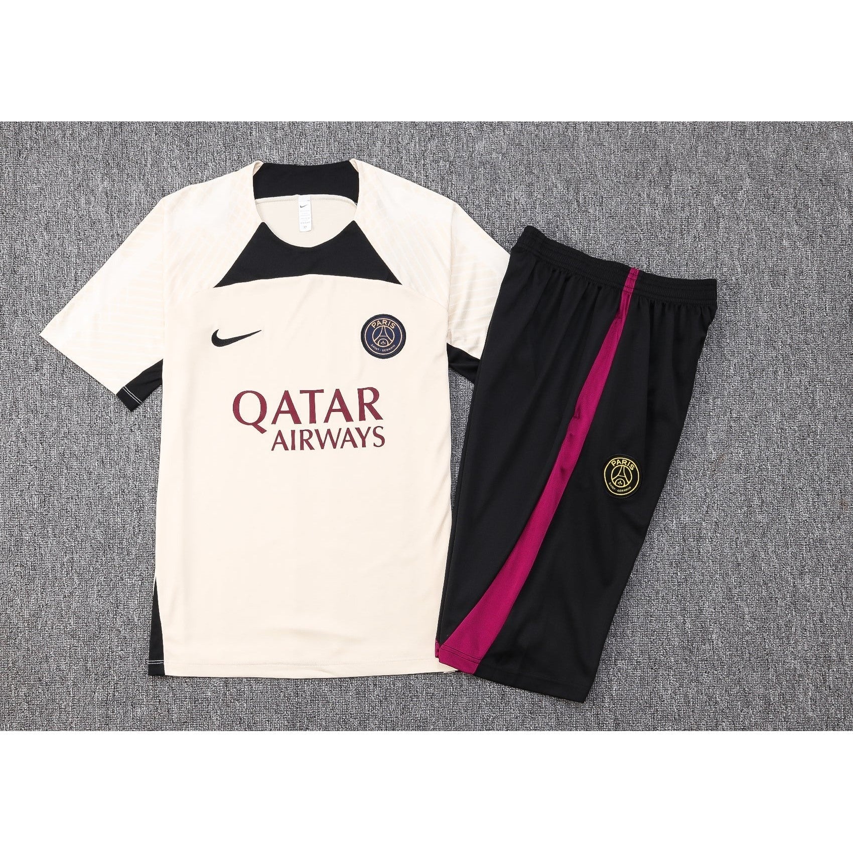 NEW Paris Saint-Germain TrackSuit Corto 3º (PSG)