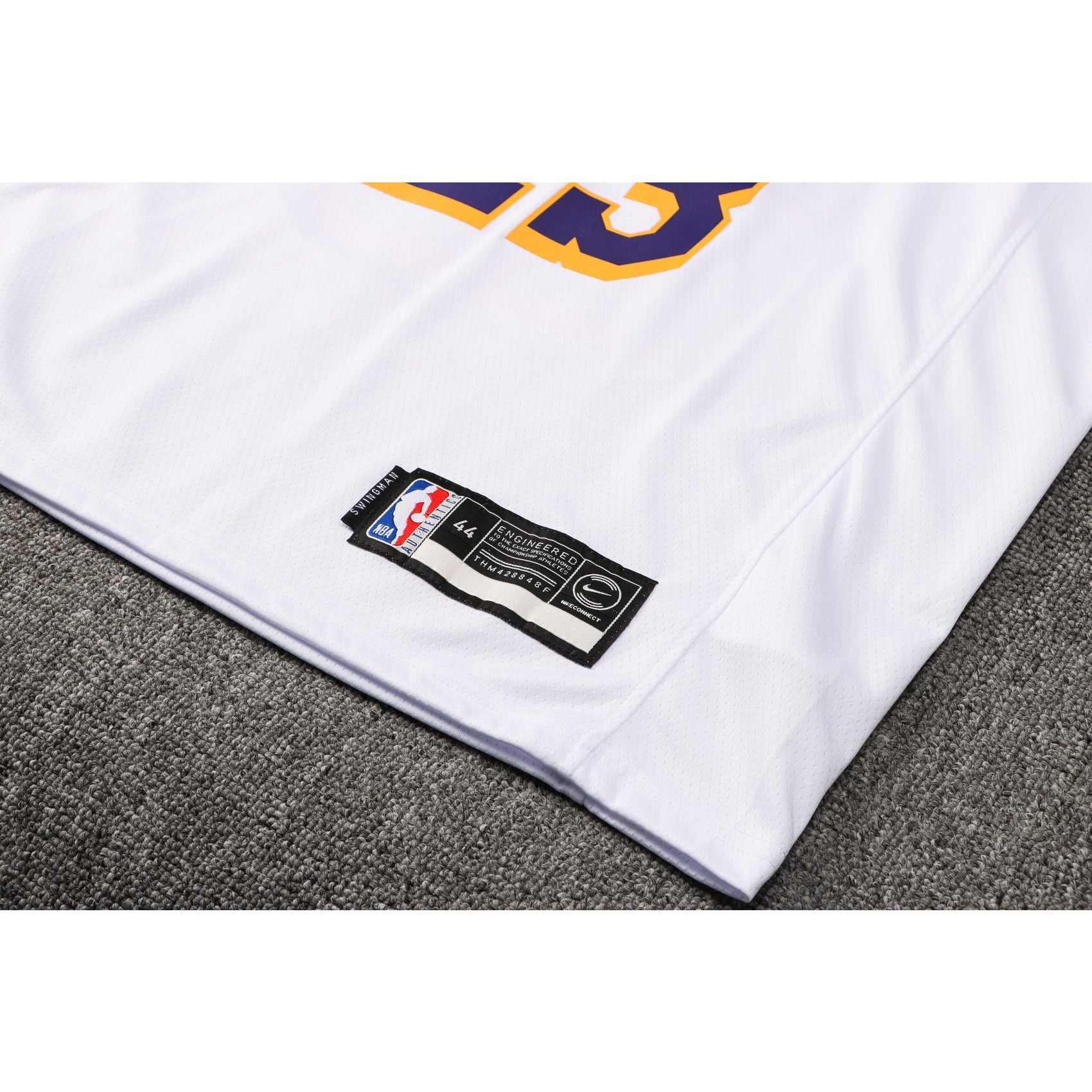 CAMISETA JAMES LAKERS