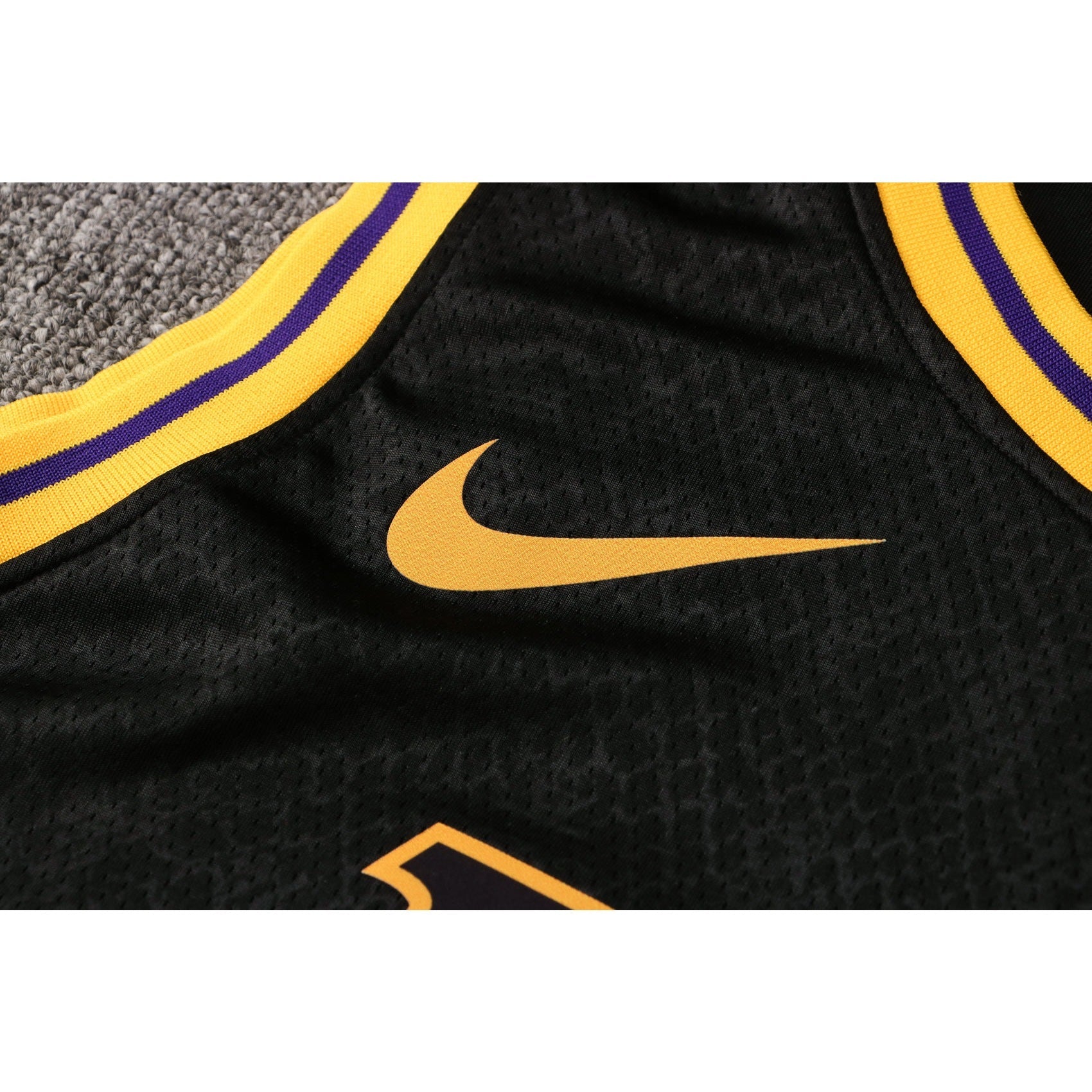 CAMISETA JAMES LAKERS