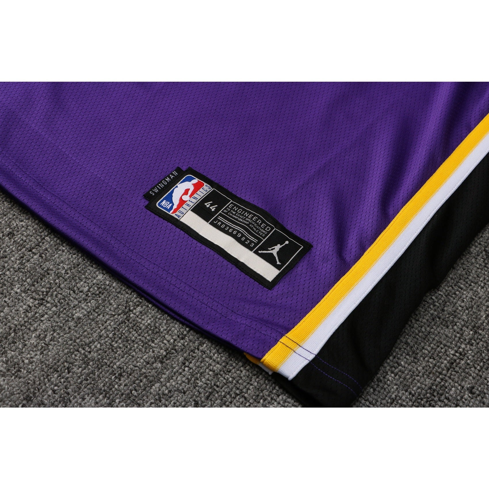 CAMISETA JAMES LAKERS