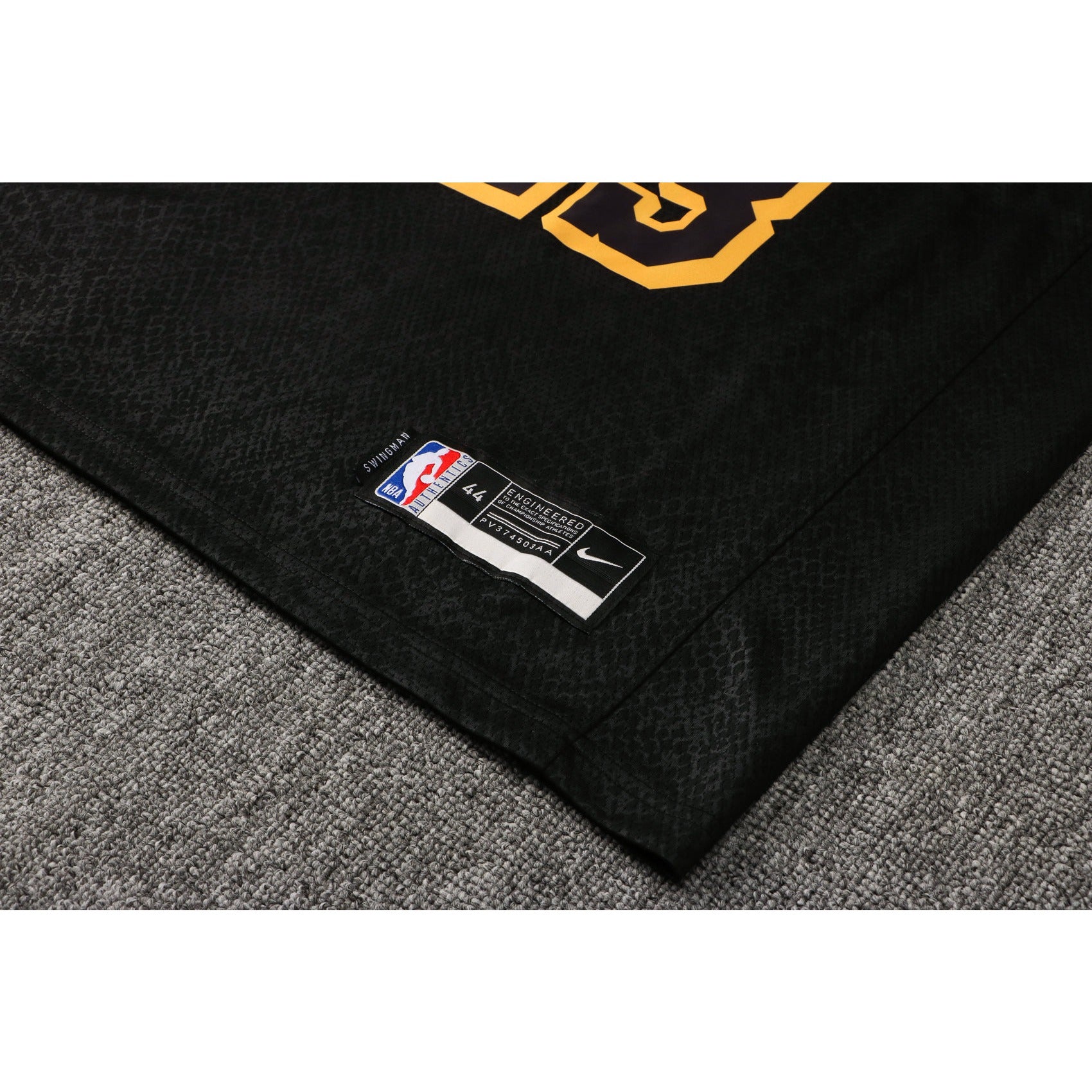 CAMISETA JAMES LAKERS