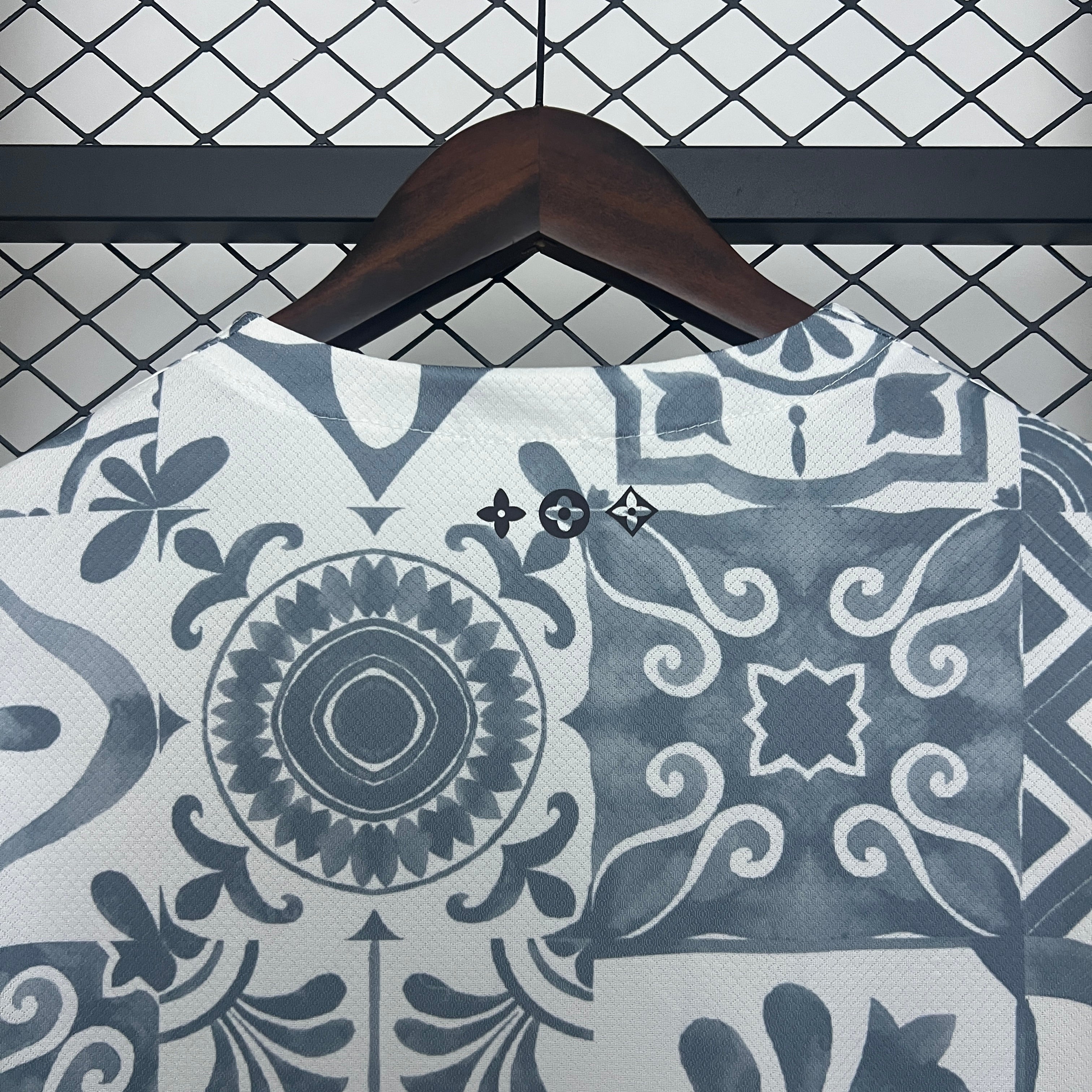 NEW CAMISETA Portugal ED LOUIS VUITTON 2025