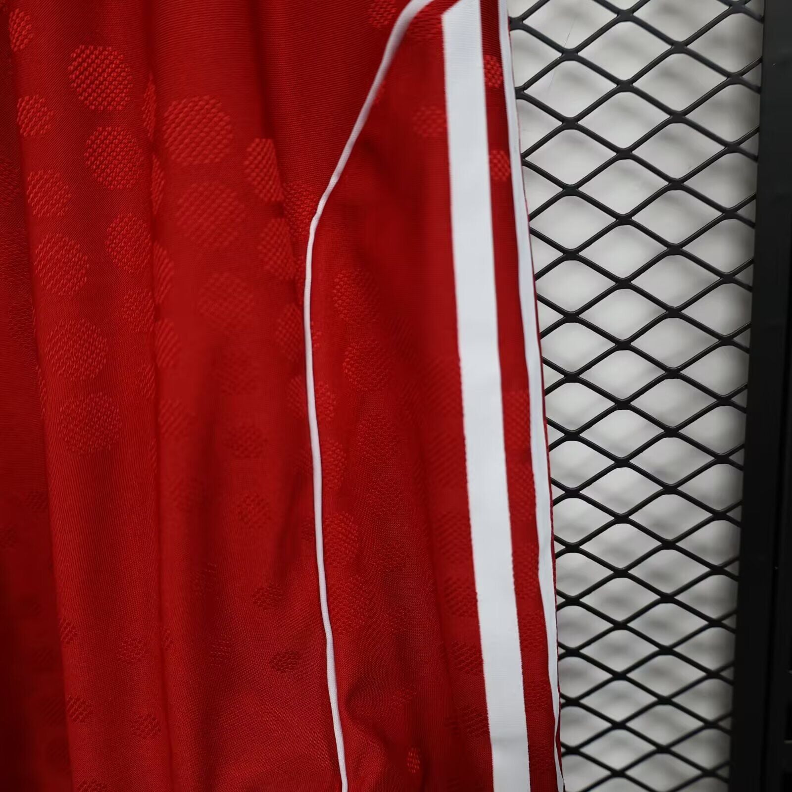 NEW PANTALÓN CORTO LIVERPOOL FC 25/26