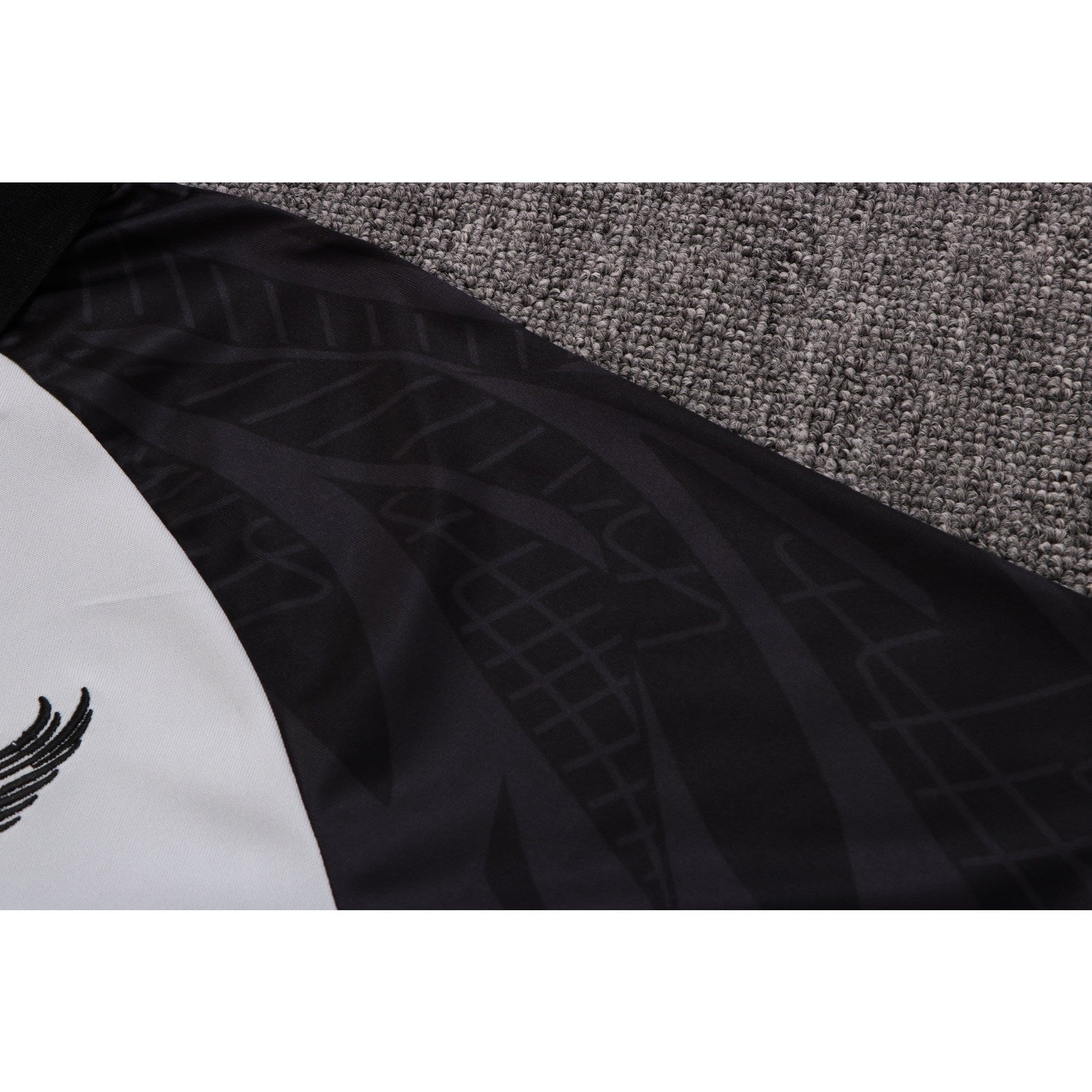 NEW LIVERPOOL FC TRACKSUIT POLO 3º