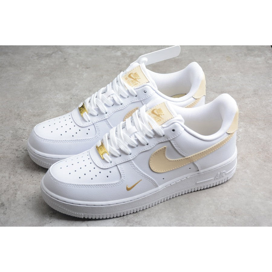 NEW AIR FORCE 1 WHITE AND GOLD