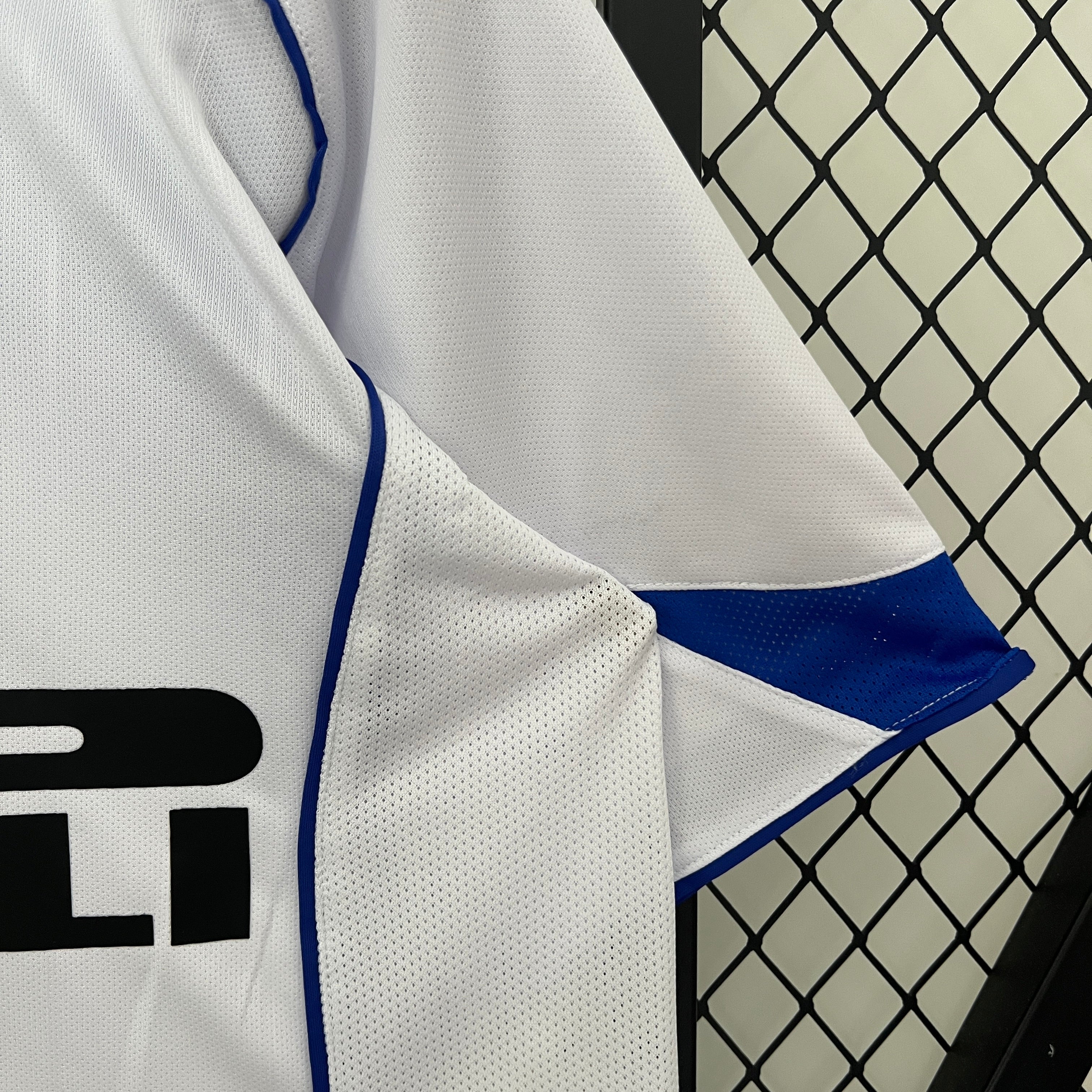 CAMISETA RETRO INTER MILAN 2004/2005