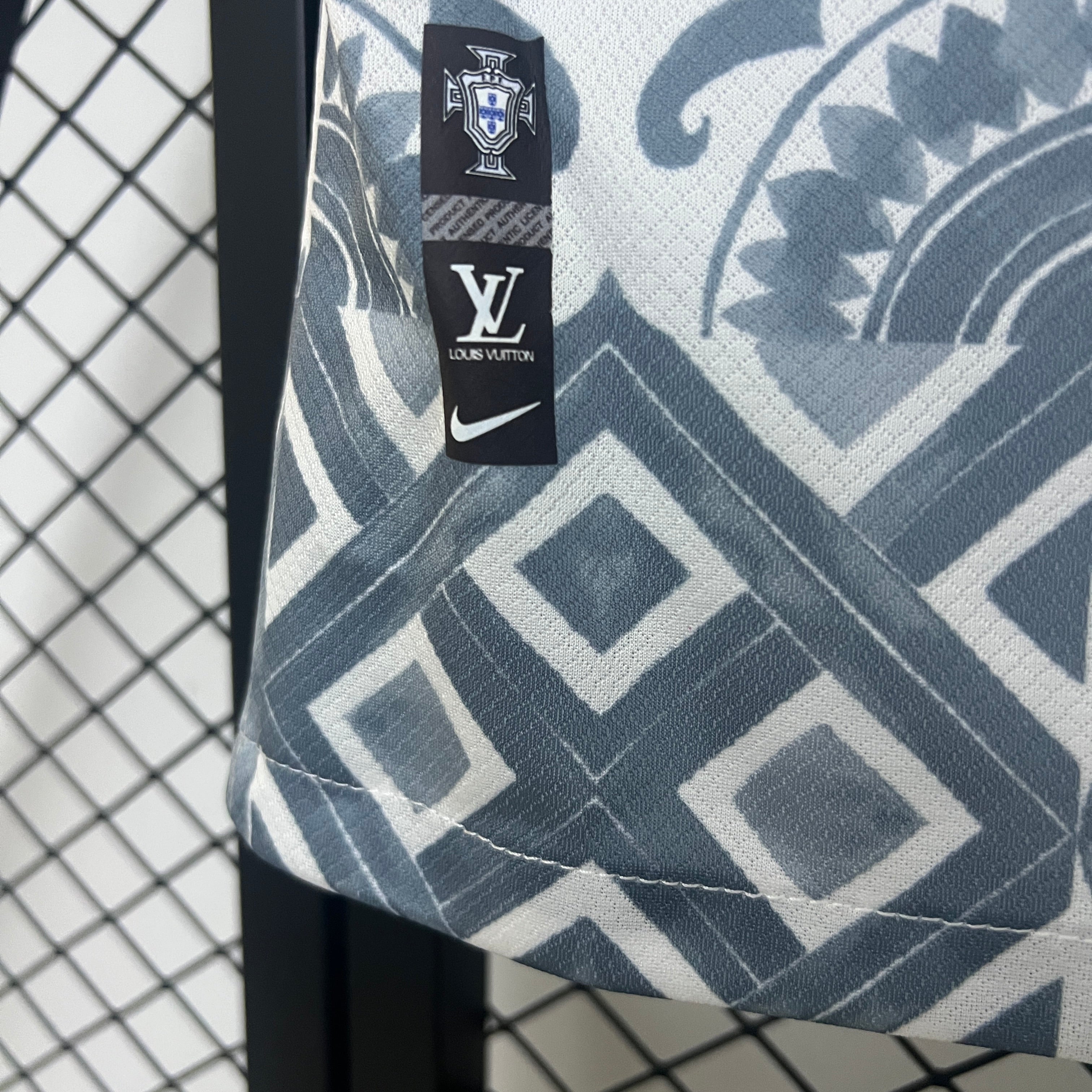 NEW CAMISETA Portugal ED LOUIS VUITTON 2025