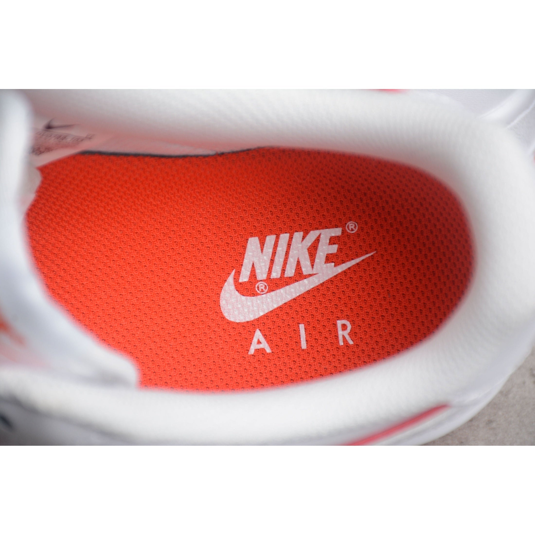 NEW AIR FORCE 1 WHITE AND RED