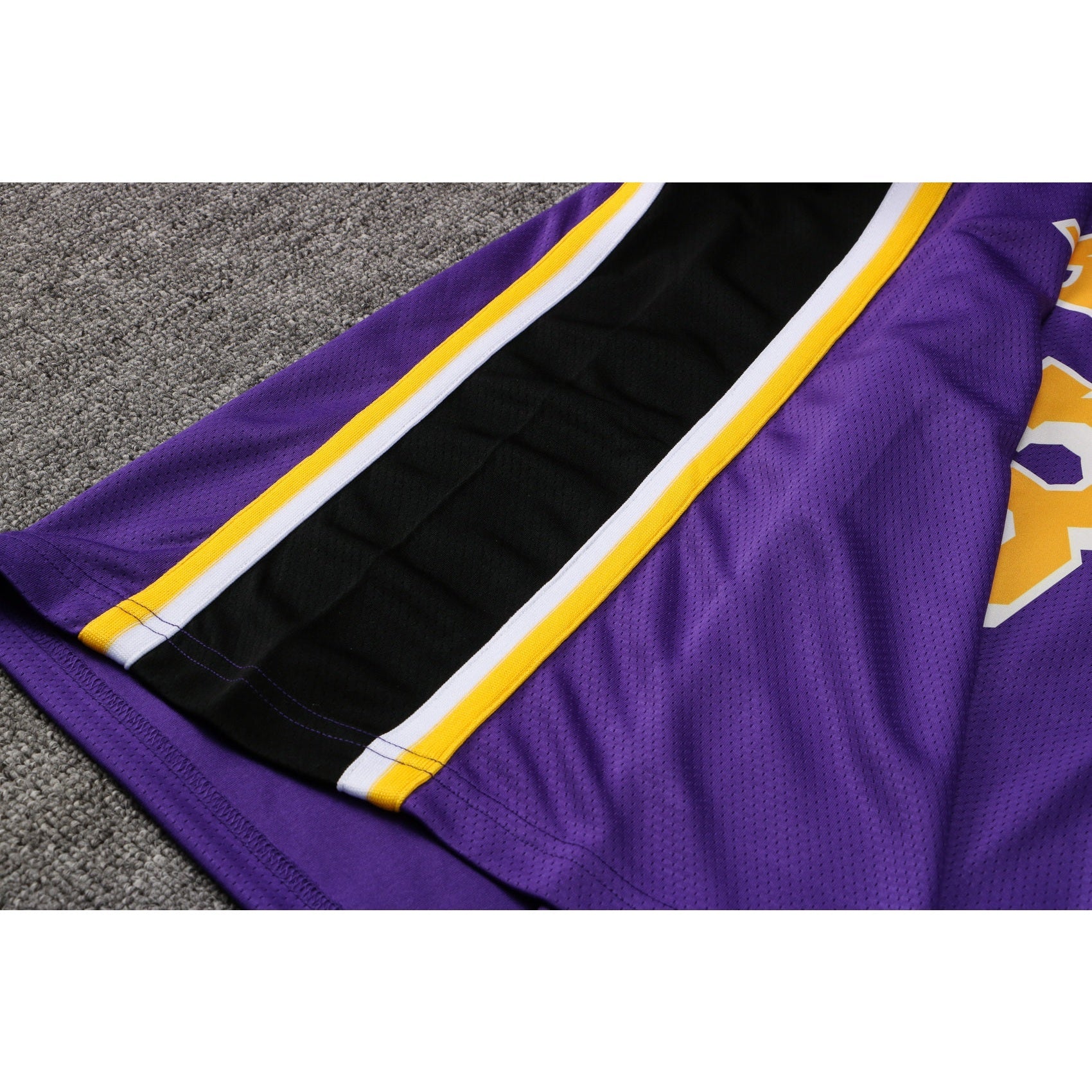 CAMISETA JAMES LAKERS