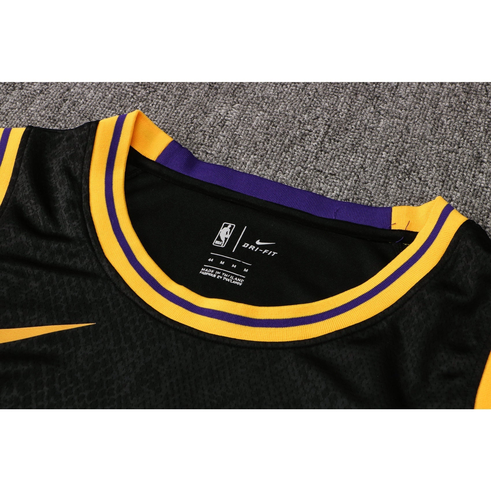 CAMISETA JAMES LAKERS
